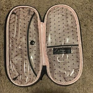 Make up brush organizer